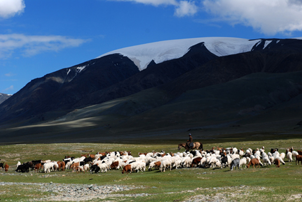 “CLIMB SUTAI” « JAGD and TOUR